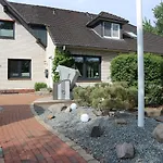 Hus Op De Diek 4*