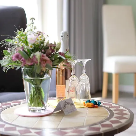 Konukevi Hus Op De Diek