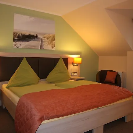 Hus Op De Diek Guest house